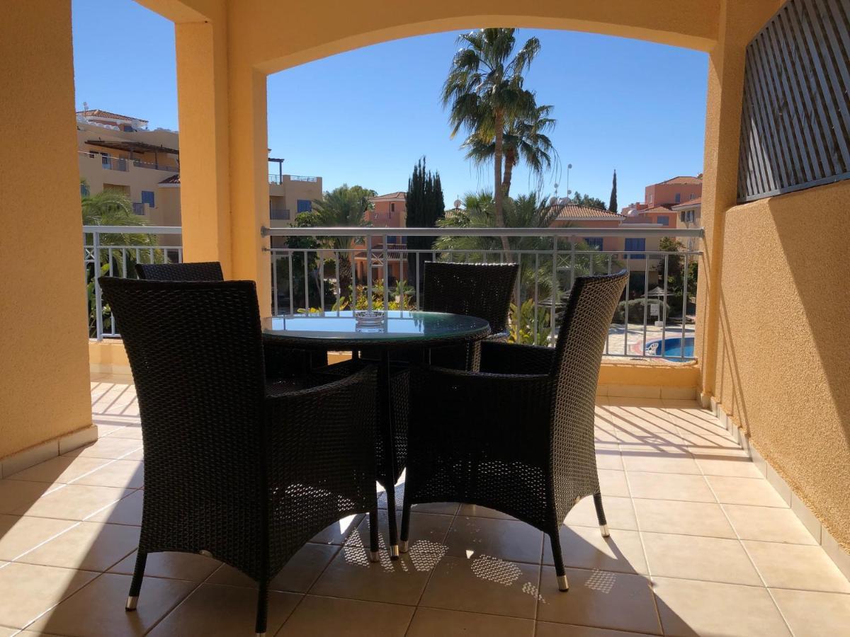 Limnaria Gardens - Modern 1 Bed, Walk To Beach & Shops Пафос Екстериор снимка