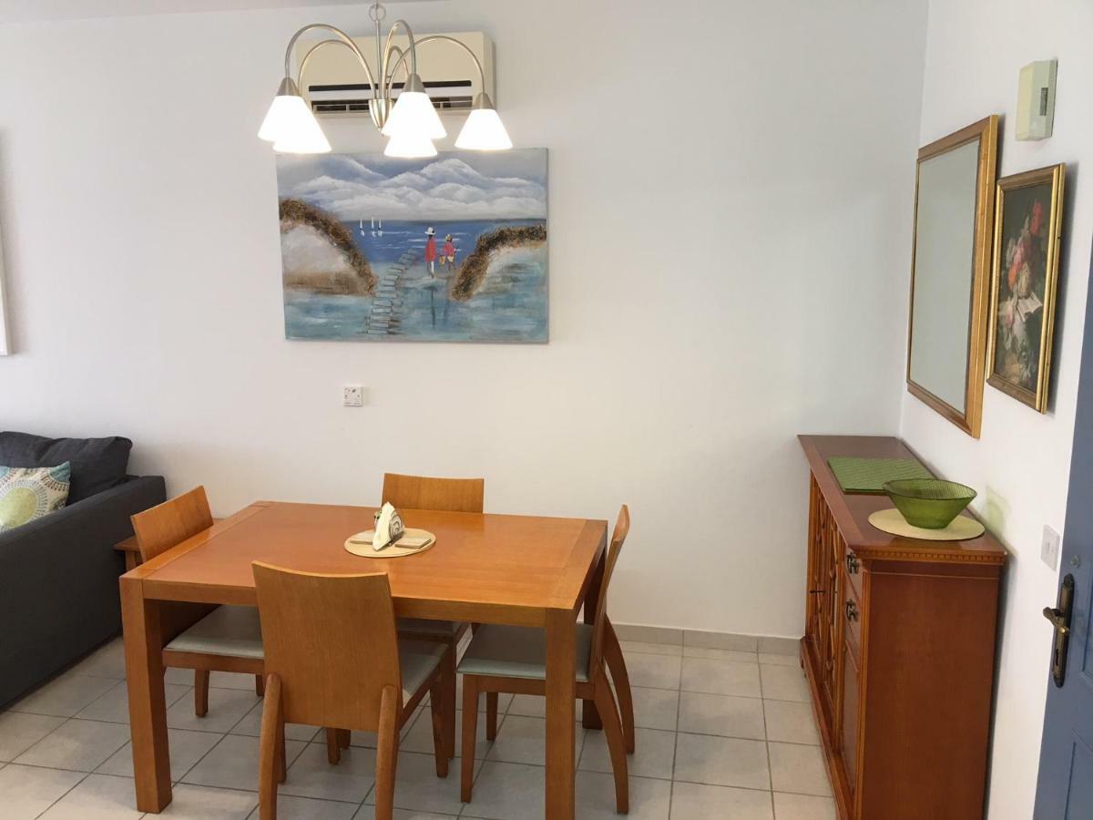 Limnaria Gardens - Modern 1 Bed, Walk To Beach & Shops Пафос Екстериор снимка